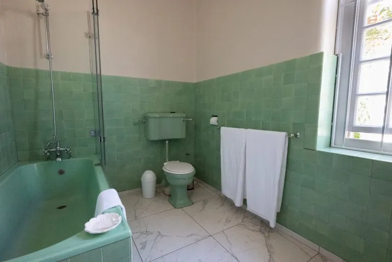 EV Family bathroom-2